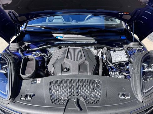 Certified 2026 Porsche Macan AWD/4WD image 35