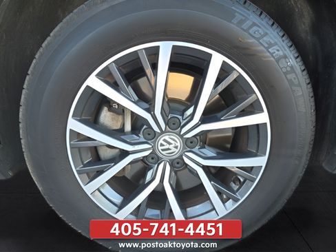 Used 2020 Volkswagen Tiguan SE FWD image 32