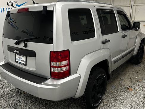 Used 2012 Jeep Liberty Arctic image 4