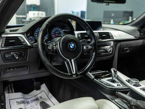 Used 2015 BMW M4 Convertible image 10