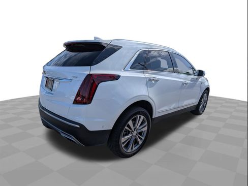 Certified 2020 Cadillac XT5 Premium Luxury w/ Platinum Package AWD/4WD image 4