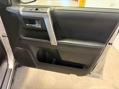 Used 2019 Toyota 4Runner SR5 Premium AWD/4WD image 27