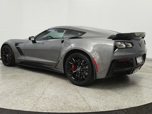Used 2015 Chevrolet Corvette Z06 w/ 3LZ Preferred Equipment Group RWD image 3