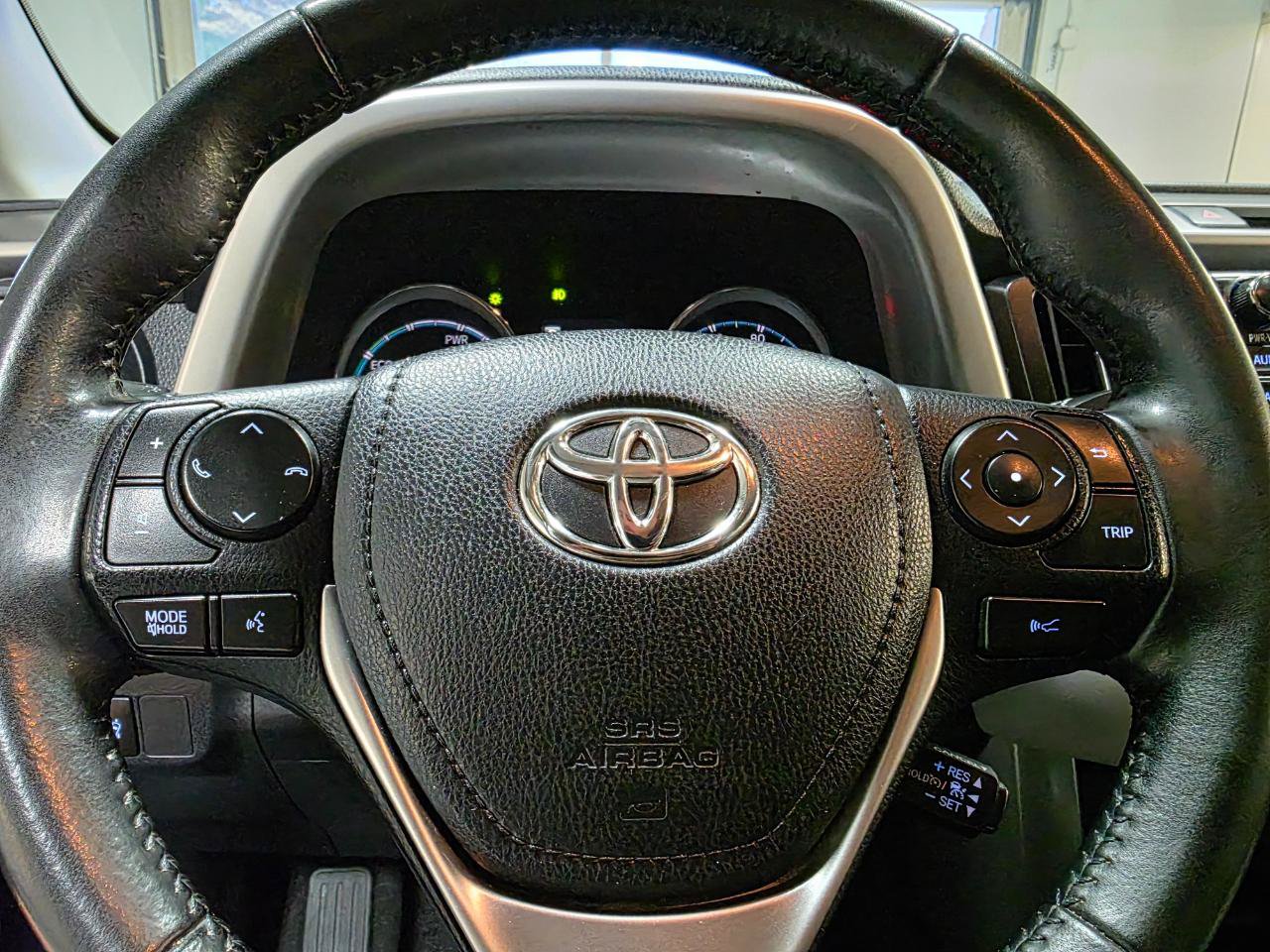 Used 2018 Toyota RAV4 XLE AWD/4WD image 28
