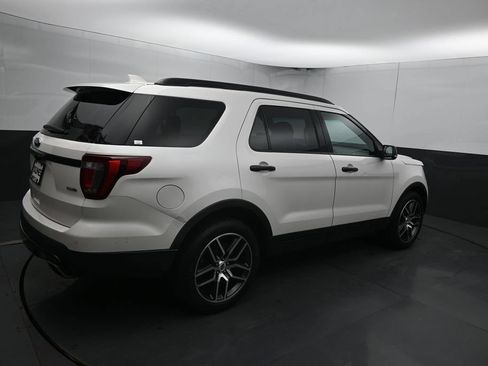 Used 2017 Ford Explorer Sport w/ Equipment Group 401A AWD/4WD image 12