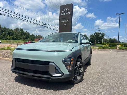 Certified 2025 Hyundai Kona SEL FWD image 1