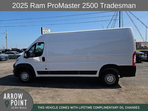Used 2025 RAM ProMaster 2500 w/ Convenience Group FWD image 7