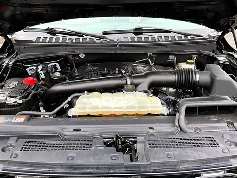 Used 2024 Ford Expedition Limited image 39