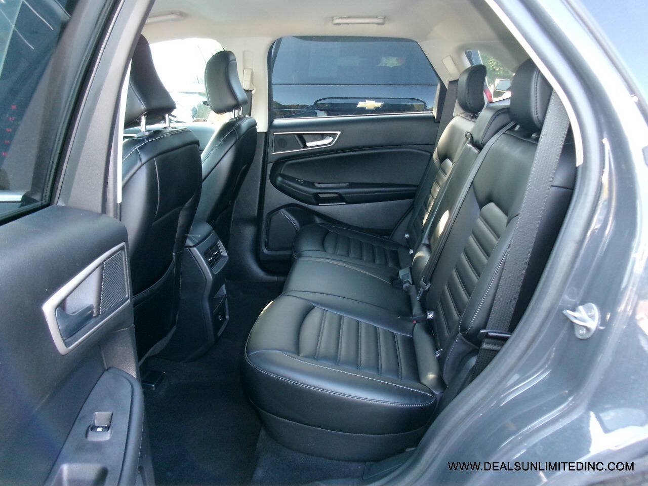 Used 2021 Ford Edge SEL AWD/4WD image 16