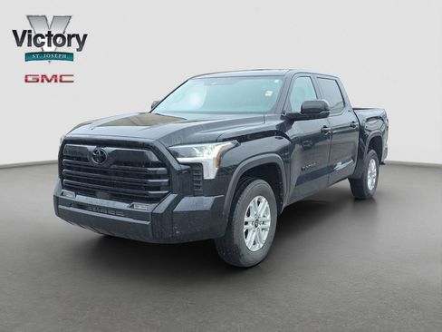 Used 2025 Toyota Tundra SR5 w/ SR5 Premium Package AWD/4WD image 3