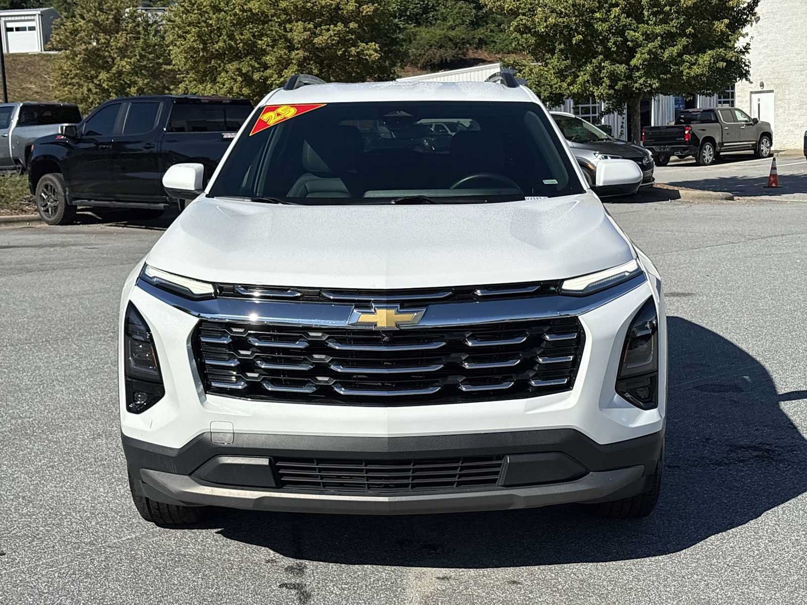 Used 2025 Chevrolet Equinox LT w/ Convenience Package II FWD image 3