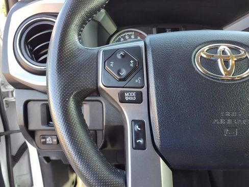 Used 2019 Toyota Tacoma SR5 RWD image 7