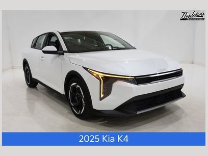 New 2025 Kia K4 EX