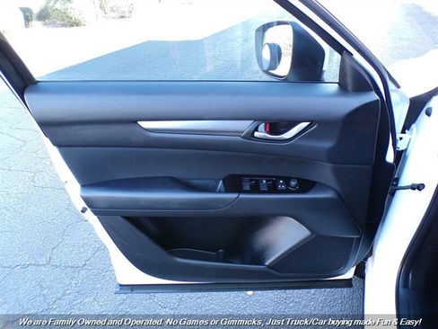 Used 2017 MAZDA CX-5 Sport FWD image 12