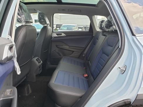 New 2026 Volkswagen Taos SEL AWD/4WD image 8