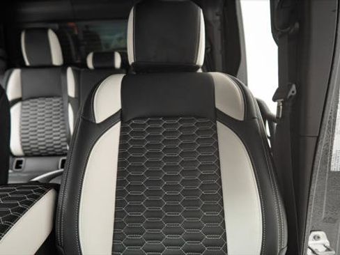 Used 2026 Jeep Gladiator Sport image 3