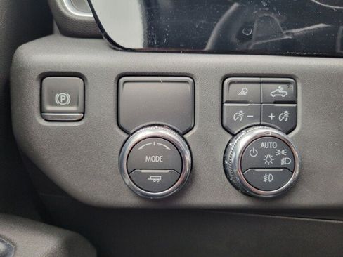 Used 2025 GMC Sierra 1500 SLT w/ SLT Premium Plus Package RWD image 21