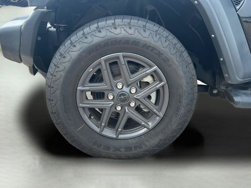 Used 2024 Jeep Wrangler Unlimited Sport AWD/4WD image 28