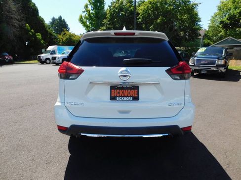 Used 2017 Nissan Rogue SV AWD/4WD image 22