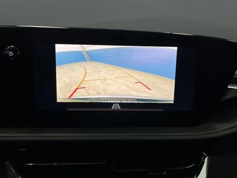 Used 2024 Buick Envista Sport Touring w/ Convenience I Package image 9