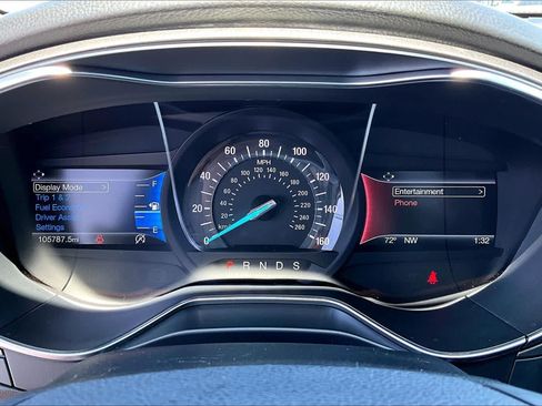 Used 2017 Ford Fusion SE w/ Fusion SE Technology Package FWD image 23