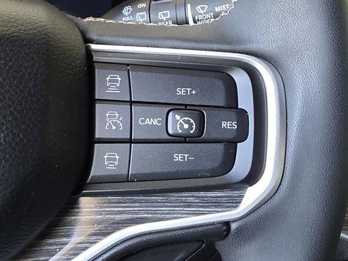Used 2024 Jeep Wagoneer L Series II RWD image 31