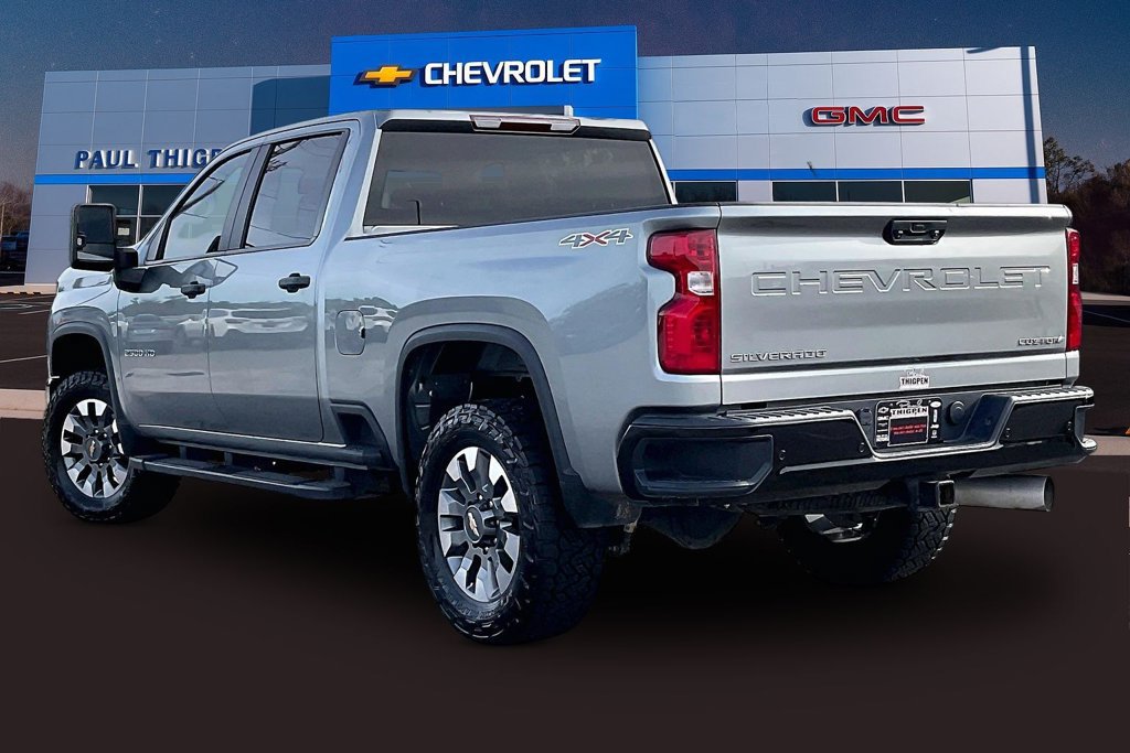 Used 2024 Chevrolet Silverado 2500 Custom w/ Custom Value Package AWD/4WD image 5