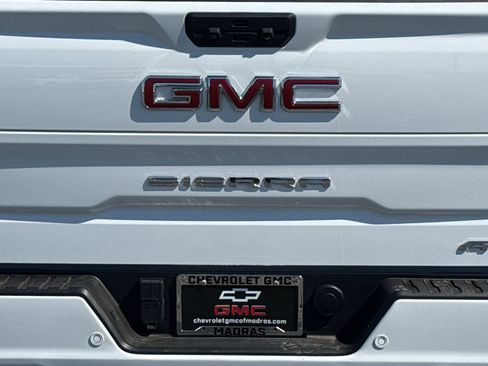Used 2023 GMC Sierra 1500 AT4 w/ Technology Package AWD/4WD image 48