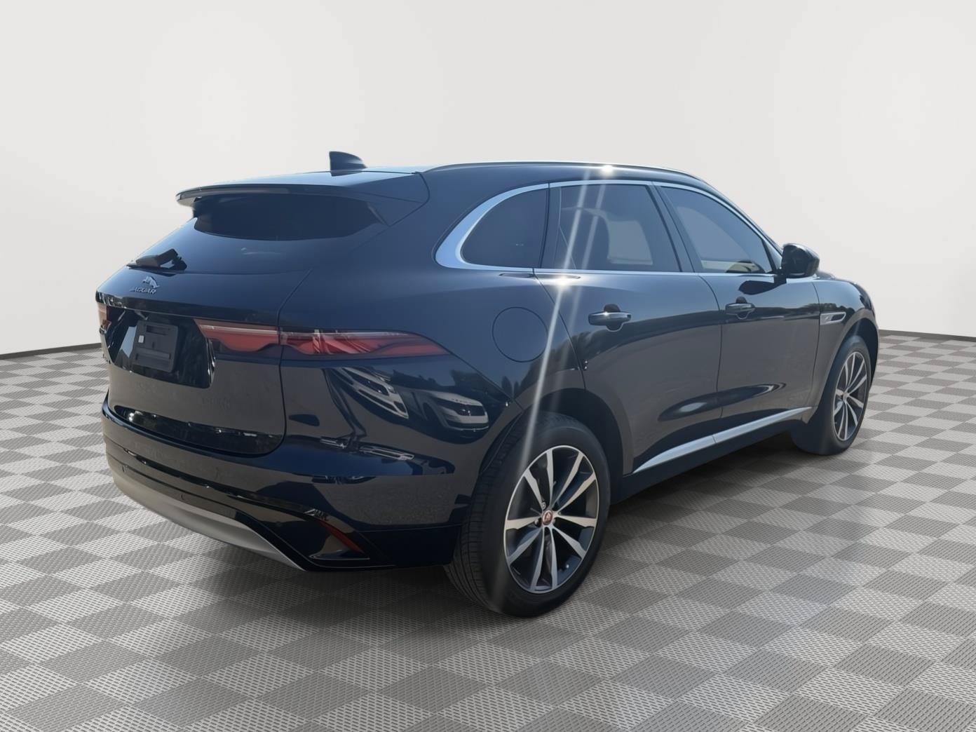 Used 2023 Jaguar F-PACE S AWD/4WD image 9
