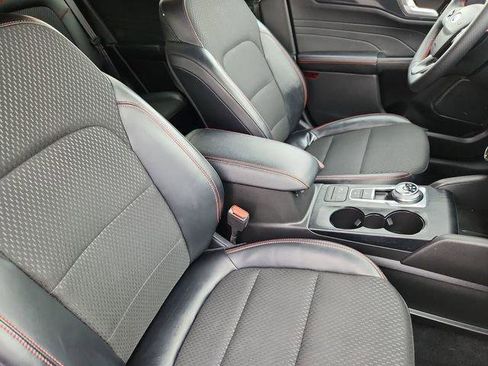 Used 2025 Ford Escape ST-Line FWD image 18