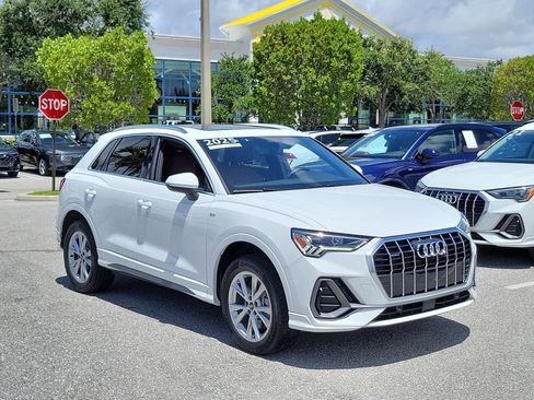 Certified 2025 Audi Q3 2.0T Premium w/ Convenience Package AWD/4WD image 1