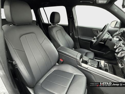 Used 2022 Mercedes-Benz GLB 250 4MATIC w/ Premium Package Lite image 10