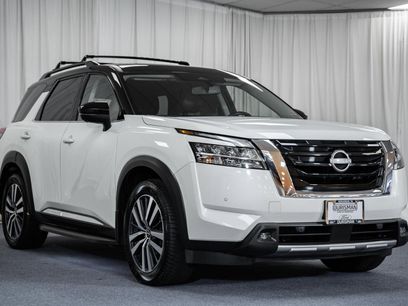 Used 2022 Nissan Pathfinder Platinum w/ Lighting Package (N93)