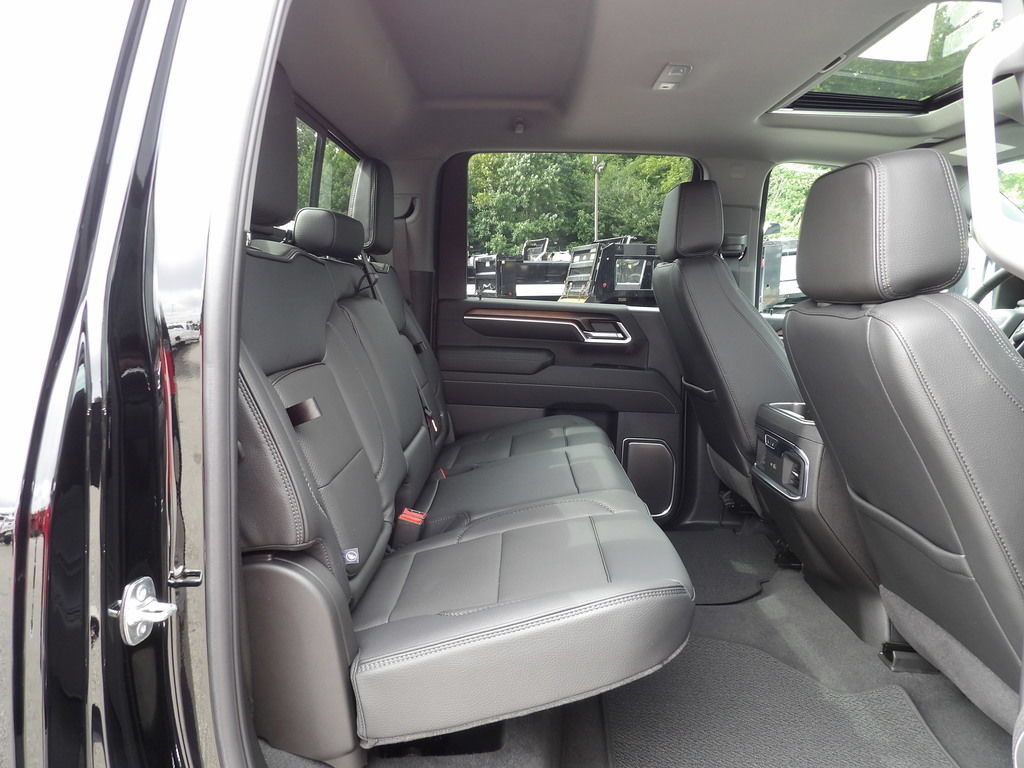 Used 2025 GMC Sierra 3500 Denali w/ Denali Reserve Package AWD/4WD image 42