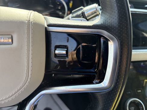 Used 2022 Land Rover Range Rover Velar S AWD/4WD image 18