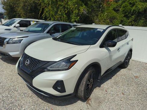 Certified 2024 Nissan Murano SV w/ SV Midnight Edition Package FWD image 2
