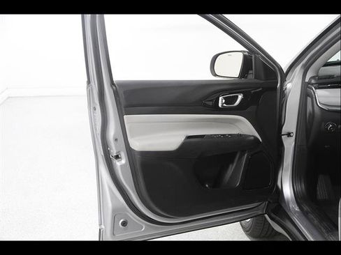 Used 2022 Jeep Compass Limited AWD/4WD image 4