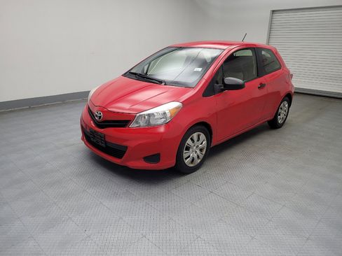 Used 2014 Toyota Yaris LE image 2