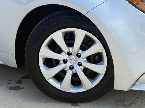 Used 2024 Toyota Corolla LE FWD image 2