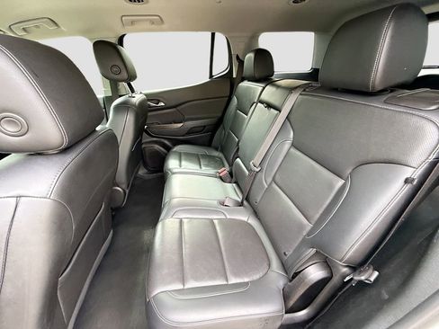 Used 2023 GMC Acadia SLT FWD image 26