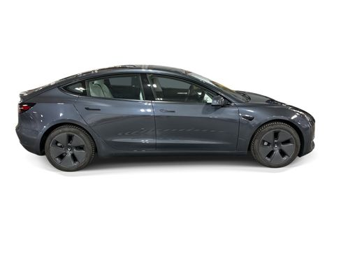 Certified 2022 Tesla Model 3 Long Range AWD/4WD image 5