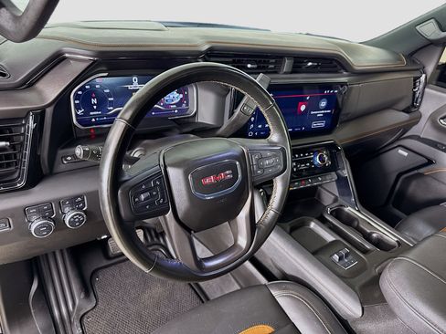 Used 2024 GMC Sierra 2500 AT4 w/ Technology Package image 9
