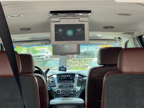 Used 2019 Chevrolet Suburban Premier w/ Premier Plus Edition AWD/4WD image 30
