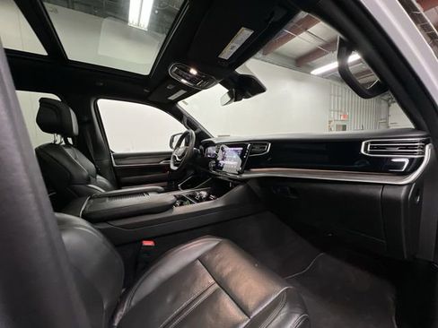 Used 2023 Jeep Wagoneer Series II w/ Premium Group I image 30