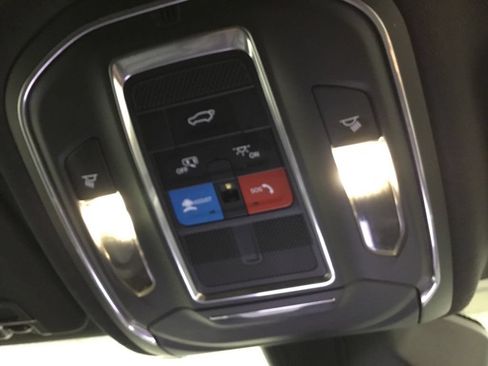 Used 2024 Jeep Grand Cherokee Limited AWD/4WD image 37