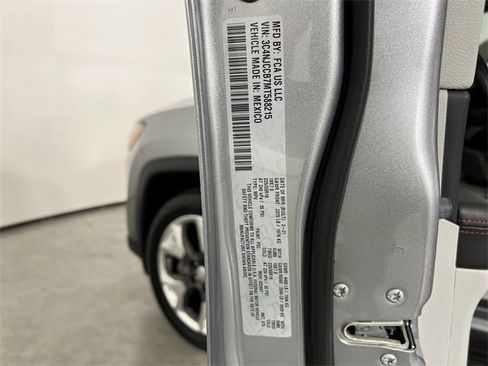 Used 2021 Jeep Compass Limited image 35
