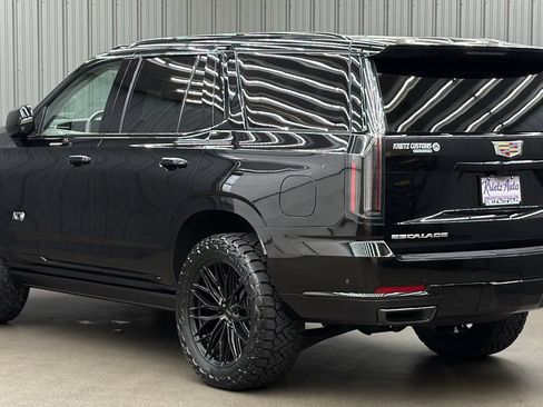 Used 2026 Cadillac Escalade Platinum Sport AWD/4WD image 3