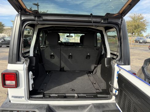 Used 2023 Jeep Wrangler Unlimited Sport image 35