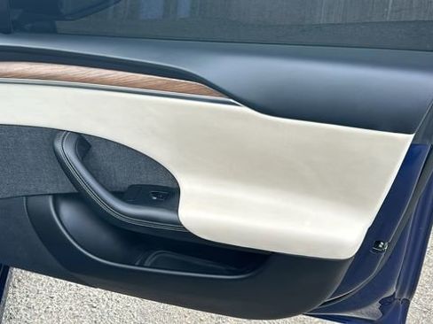 Used 2021 Tesla Model S Plaid image 10