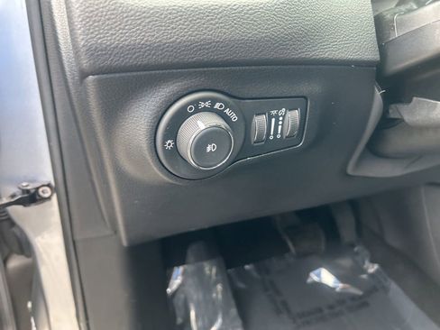 Certified 2019 Jeep Compass Altitude image 36